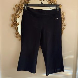 Nike Athletic Capris 🤩